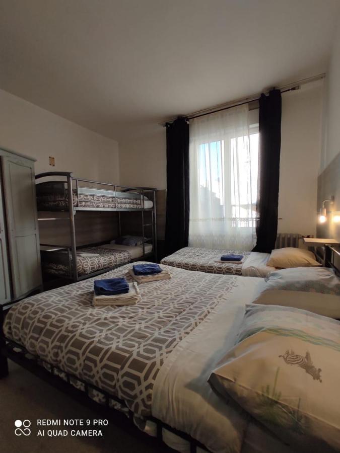 Hotel Le Bon Moine Reims Bagian luar foto
