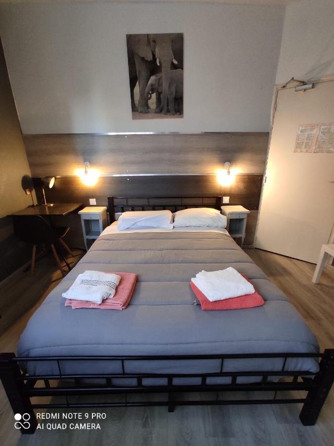 Hotel Le Bon Moine Reims Bagian luar foto