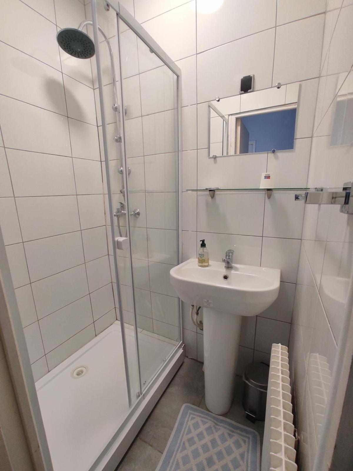 Hotel Le Bon Moine Reims Bagian luar foto